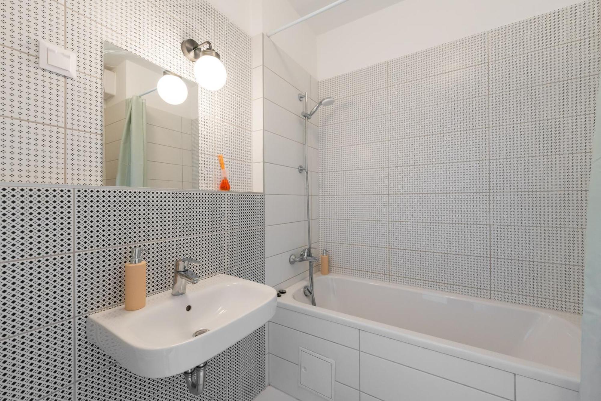 Brand New Modern Apartment-2 Rooms-Balcony-Garage Budapest Exterior foto